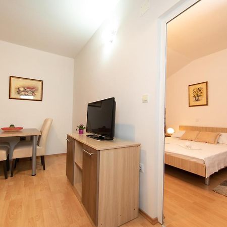 Apartments Simovic Tučepi Exterior foto
